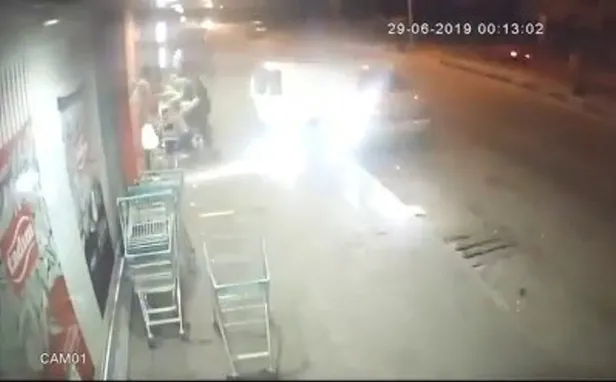 Yer: Adana... Kazadan son anda kurtuluş kamerada-2