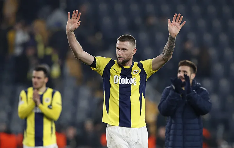 Fenerbahçe'de çok sayıda ayrılık! Jose Mourinho biletlerini kesti - 16