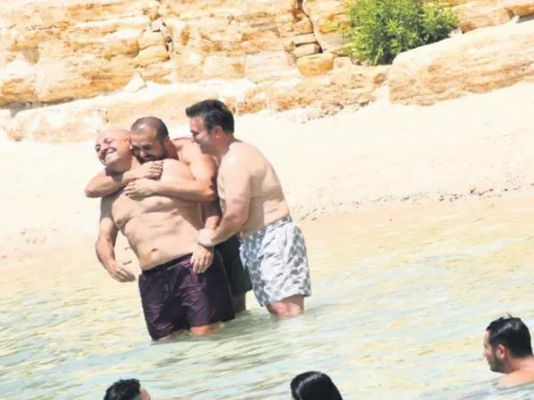 en-iyilerle-yarisiyor-oktay-kaynarca-en-iyi-erkek-oyuncu-kategorisine-aday-1688417162844.jpeg En iyilerle yarışıyor! Oktay Kaynarca En İyi Erkek Oyuncu kategorisine aday...-8