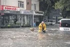 Başkenti sağanak vurdu: Yağış hayatı durdurdu!