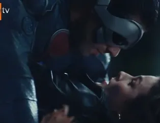 Karanlığın ortasına hilal gibi yükselen kahraman!