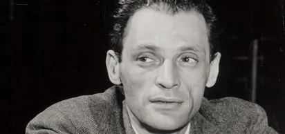 İki ünlü oyun yazarı Arthur Miller ve Harold Pinter, hapiste bulunan Pen üyesi yazarları ziyaret etmek amacıyla Türkiye'ye geldi.