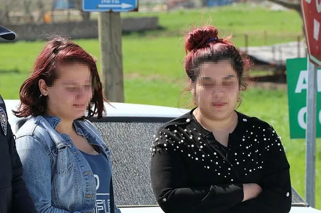 Koronavirüs yasağını delip otostop yapan 20 yaş altındaki gençlerden şoke eden sözler!