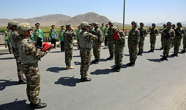 ermenistana-gozdagi-turk-askeri-azerbaycanda-1595933973618.jpg Türk askeri Azerbaycan'da! 'Türkiye bölgesel ve küresel ölçekte güven ve barışın sigortasıdır'-5