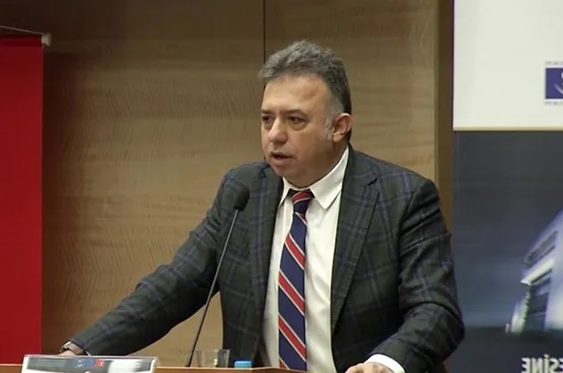 AYM üyesi Engin Yıldırım "ışıklar yanıyor" paylaşımıyla yeni bir darbenin işaret fişeğini mi ateşledi? Darbeci zihniyet kime güveniyor?