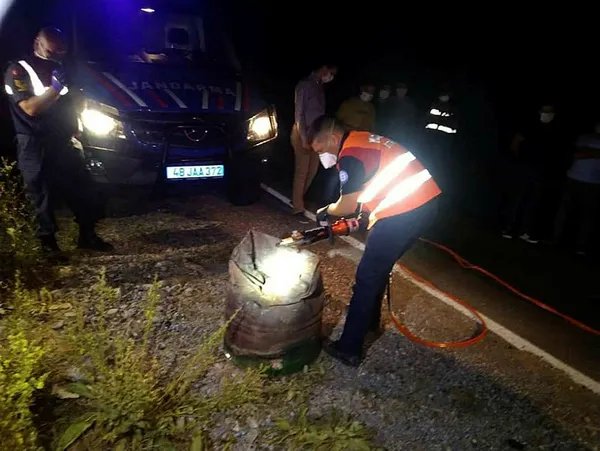 pinar-gultekin-cinayetinde-soke-eden-detay-katil-metin-cemal-avcinin-ailesinden-sikayetci-oldular-1604659736396.jpg Pınar Gültekin cinayetinde şoke eden detay! Katil Metin Cemal Avcı'nın ailesinden şikayetçi oldular-2