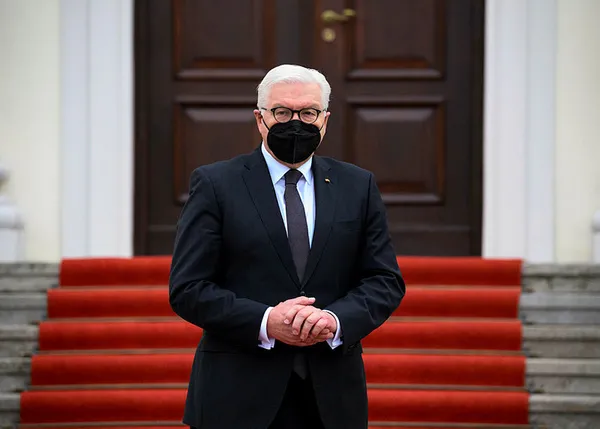 almanyada-cumhurbaskanligi-secimi-steinmeiere-kesin-gozuyle-bakiliyor-1644567767556.jpg Almanya'da cumhurbaşkanlığı seçimi! Steinmeier'e kesin gözüyle bakılıyor...-3