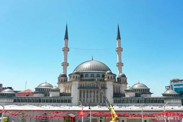 Taksim Camii İstanbul'un sembolleri arasında yerini aldı! İşte en güzel kareler - 12