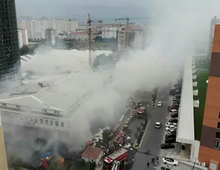 Beylikdüzü'nde bir depoda çıkan yangın saatlerdir devam ediyor!