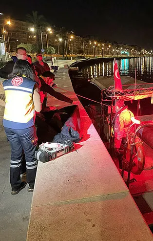 İzmir'de sır ölüm! Denizde erkek cesedi bulundu