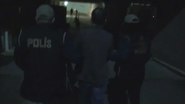 son-dakika-dhkpcnin-sozde-turkiye-sorumlusu-terorist-caferi-sadik-eroglu-tutuklandi-1613403850289.jpg Son dakika: DHKP/C'nin sözde Türkiye sorumlusu terörist Caferi Sadık Eroğlu tutuklandı-3