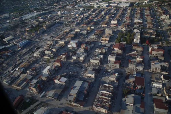 kemal-kilicdaroglunun-afetzedelere-bedava-konut-vaadi-patladi-ortagi-da-bu-is-olmaz-diyor-1-yilda-odeyemeyiz-1680860024387.jpg Kemal Kılıçdaroğlu'nun afetzedelere "bedava" konut vaadi patladı! Ortağı da bu iş olmaz diyor: 1 yılda ödeyemeyiz-2