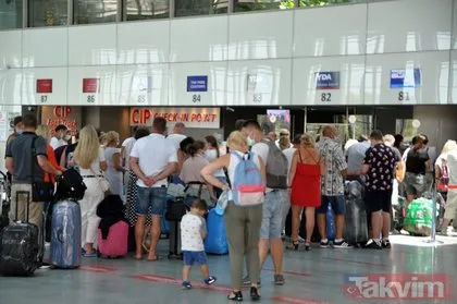 Antalya’da turist akını! Turist sayısı 4 milyonu aştı! Ruslar zirvede
