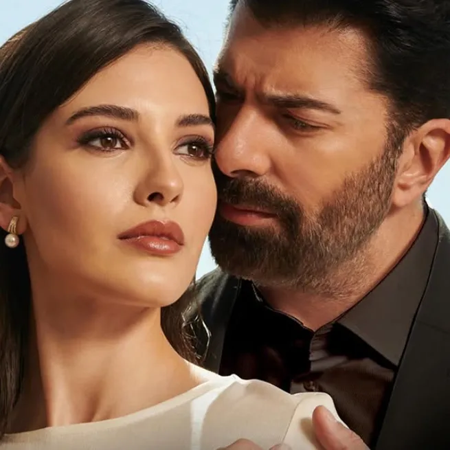 Cenk Torun’dan yasak aşk iddiasına yanıt! Suskunluğunu bozdu! “Mahassine Merabet ile aynı odada kalıyorlardı” denmişti - 4