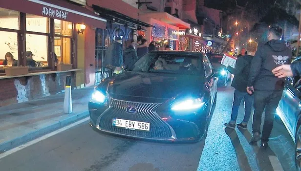 ''Sektörden silinmesini istediğim insanlar var'' diyen Elçin Sangu hibrit model arabasıyla dudak uçuklattı! 2 milyonluk ödül!