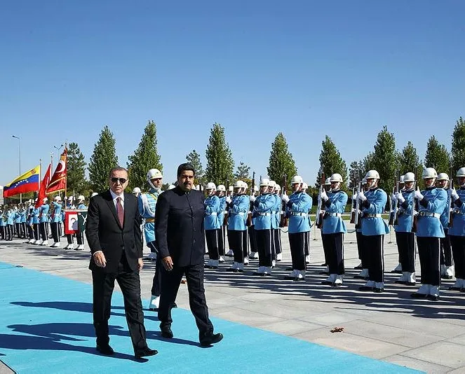 Erdoğan, Maduro’yu resmi törenle karşıladı