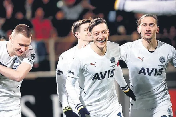 karagumruk-macinda-rotasyona-gitmesi-beklenen-abdullah-avci-4-bolgede-degisiklik-yapabilir-1649891461475.jpeg Karagümrük maçında rotasyona gitmesi beklenen Abdullah Avcı 4 bölgede değişiklik yapabilir-8