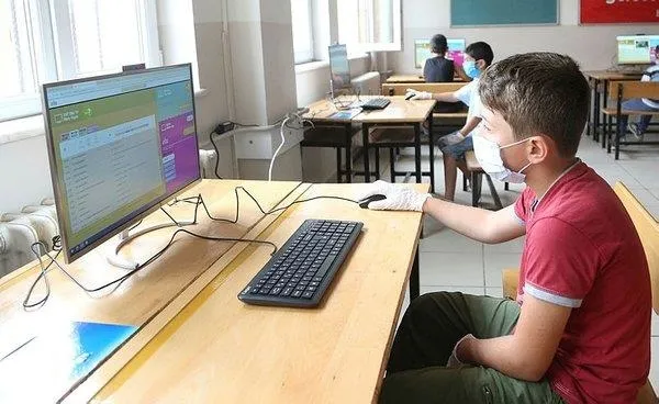 SON DAKİKA: Milli Eğitim Bakanı Ziya Selçuk'tan flaş uzaktan eğitim açıklaması: Kalıcı olacak-3