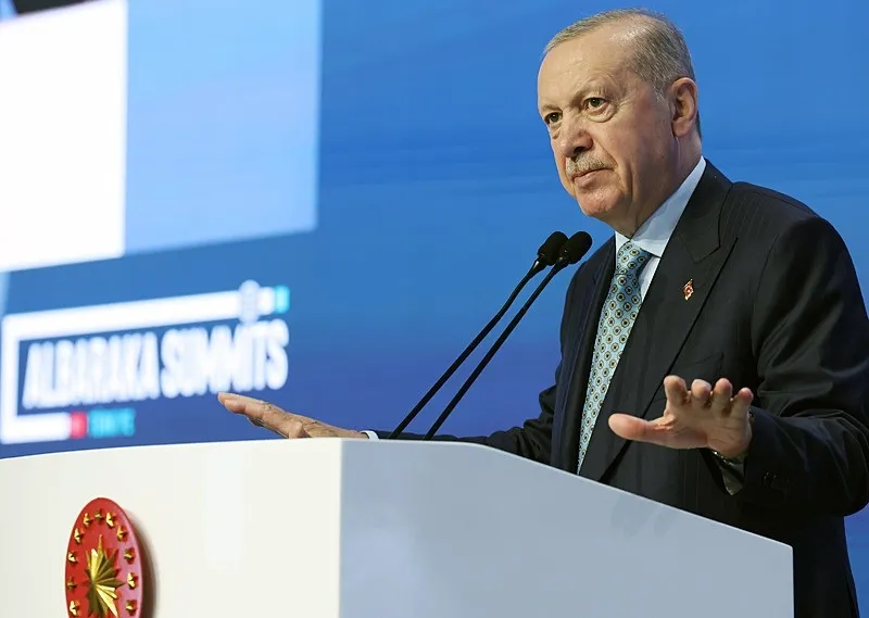 baskan-erdogandan-dunyaya-cagri-faiz-olan-yerde-bereket-olmaz-emlak-katilim-halka-arz-olacak-3-buyuk-banka-bir-1780669748345.jpeg Başkan Erdoğan'dan dünyaya çağrı: "Faiz olan yerde bereket olmaz" | Emlak Katılım halka arz olacak 3 büyük banka birleşecek-6