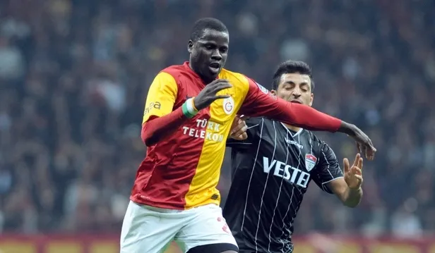 emmanuel-eboue-oldu-mu-emmanuel-eboue-kimdir-kac-yasinda-ve-nereli-1616096694581.jpg Emmanuel Eboue öldü mü? Emmanuel Eboue kimdir, kaç yaşında ve nereli?-10