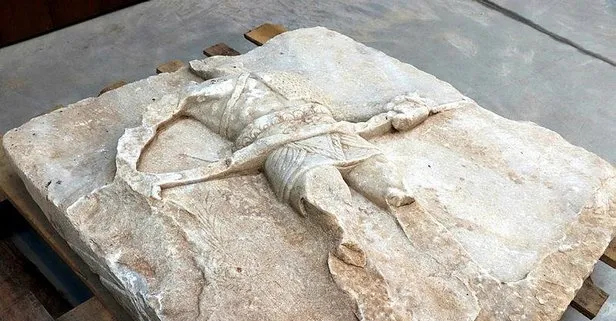 Çanakkale’de bulunan 2 bin yıllık gladyatör rölyefinin sırrı çözüldü