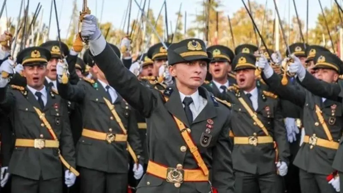 Beklenen karar açıklandı: Korsan yemine 5 teğmen ve 3 amire ihraç!