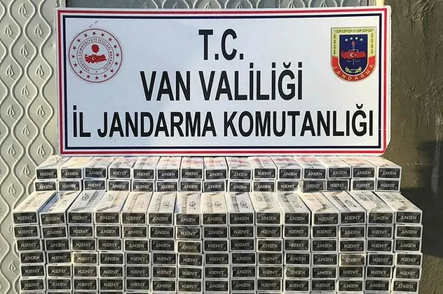 İran sınırında 4 bin 800 paket kaçak sigara ele geçirildi