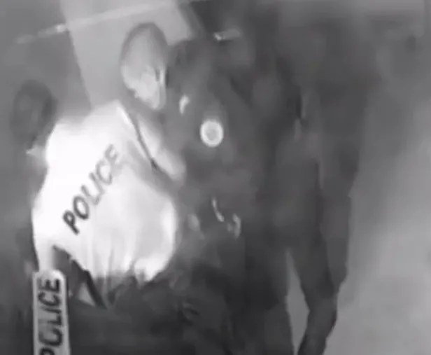 Fransa'da polis vahşeti! Türk asıllı vatandaşın nefessiz kalarak öldüğü anın görüntüsü ortaya çıktı-2