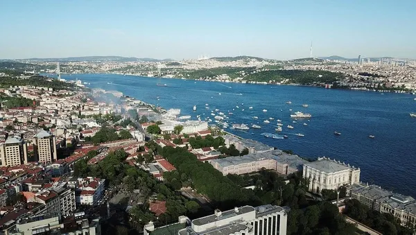 Beşiktaş donanması boğazda görsel şölene imza attı-3