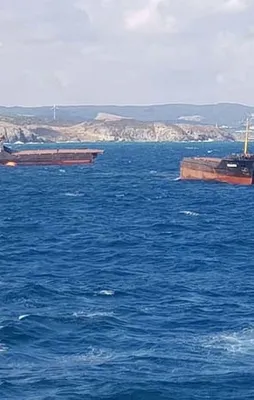 Kilyos'ta yük gemisi ortadan ikiye bölündü