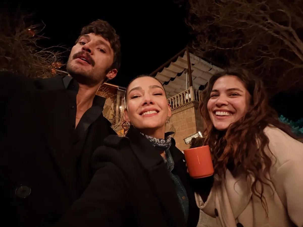 1791181827935.jpg Biran Damla Yılmaz "Çok tatlı arkadaşız" diyordu tek kalemde sildi! Aybüke Pusat’a intikam hamlesi-6