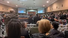 İBB davası duruşmasında savcıyı gizlice fotoğraflayan zanlıya suçüstü | WhatsApp grubuna sızdırırken enselendi