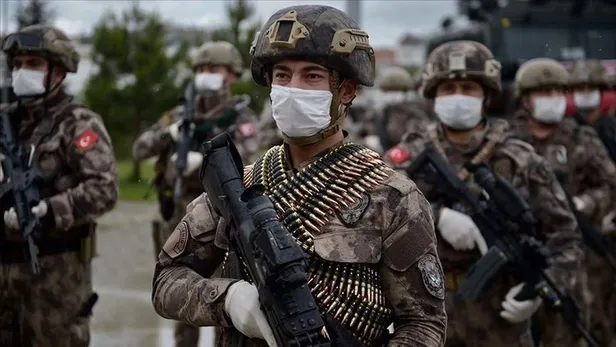 poh-nasil-olunur-kadin-erkek-polis-ozel-harekat-olma-sartlari-nelerdir-kimler-poh-olamaz-2022-maaslari-1649695736514.jpeg PÖH NASIL OLUNUR KADIN-ERKEK? Polis Özel Harekat olma şartları nelerdir, kimler PÖH olamaz? 2022 maaşları...-3