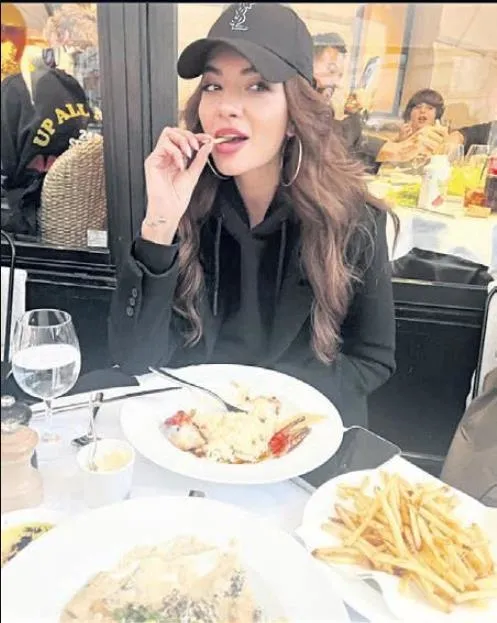 ceyda-duvenci-ile-bulent-sakrak-bosaniyor-mu-soylentiler-alevlendi-1673220261689.jpeg Ceyda Düvenci ile Bülent Şakrak boşanıyor mu? Söylentiler alevlendi-12