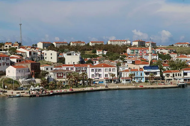 Bozcaada'ya ziyaretçi akını! Halk tedirgin oldu, kaymakamlıktan açıklama geldi