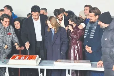 A.B.İ. setinde zirve kutlaması! Kenan İmirzalıoğlu ve Afra Saraçoğlu reytingleri ezdi geçti