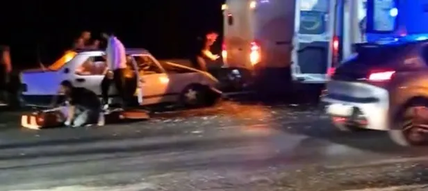 Otomobil İETT yol bakım aracına çarptı