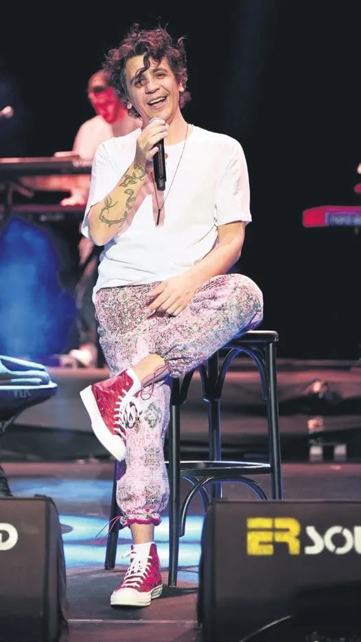 ebru-sahin-ile-cedi-osman-balayi-rotlarini-cesmeden-sakiz-adasina-cevirdi-1657739179069.jpeg Ebru Şahin ile Cedi Osman balayı rotlarını Çeşme'den, Sakız Adası'na çevirdi-14