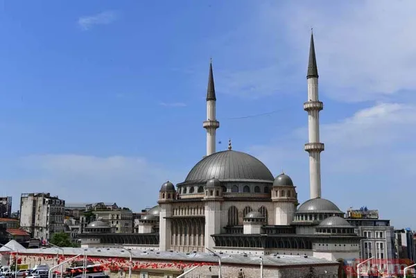 Taksim Camii İstanbul'un sembolleri arasında yerini aldı! İşte en güzel kareler - 8