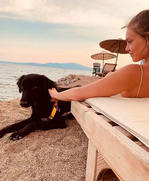 Aslı Enver, önceki akşam sevgilisi Önder Öztarhan ve annesi Deniz Öztarhan'la yemekte görüştü-6