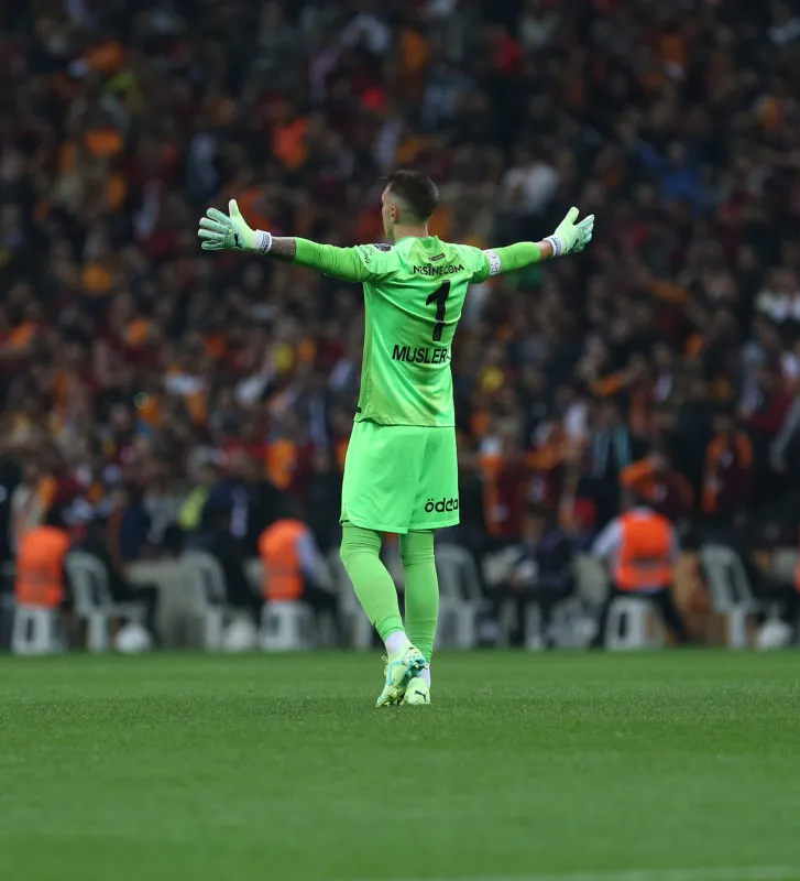 Galatasaray'da 12 numaraya tanıdık isim! Muslera'nın yedeği olacak - 5