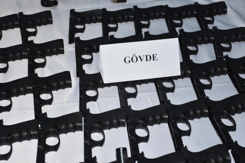 İzmir'de kaçak silah üreten şebekeye operasyon - 13