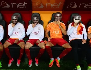 G.Saraylı taraftarlardan Gomis'e destek