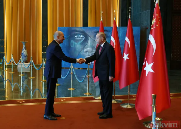 Külliye'de '30 Ağustos' kabulleri! Başkan Erdoğan'dan Türkiye'nin ilk kadın amirali Gökçen Fırat'a: Sen benim hemşehrimdin he? - 19