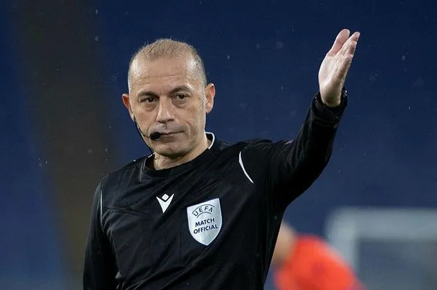 FIFA kokartlı Türk hakem Cüneyt Çakır Benfica-Arsenal maçını yönetecek