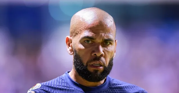 Daniel Alves'e şok!