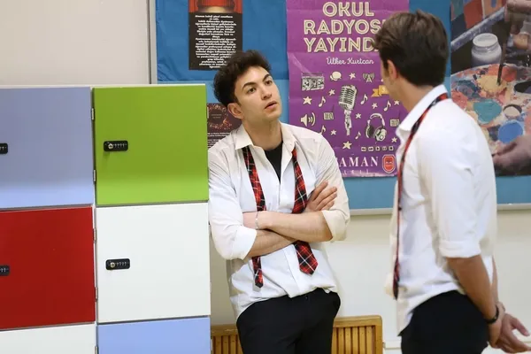 otoparkta-gerginlik-cikti-berkin-gozu-dondu-kardeslerim-51-bolum-fragmani-yayinlandi-dogru-konus-seni-buraya-g-1651353966399.jpg Otoparkta gerginlik çıktı Berk’in gözü döndü! Kardeşlerim 51. bölüm fragmanı yayınlandı: “Doğru konuş seni buraya gömerim”-3