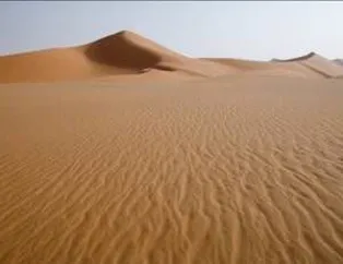 Sahra çölüne kar yağdı