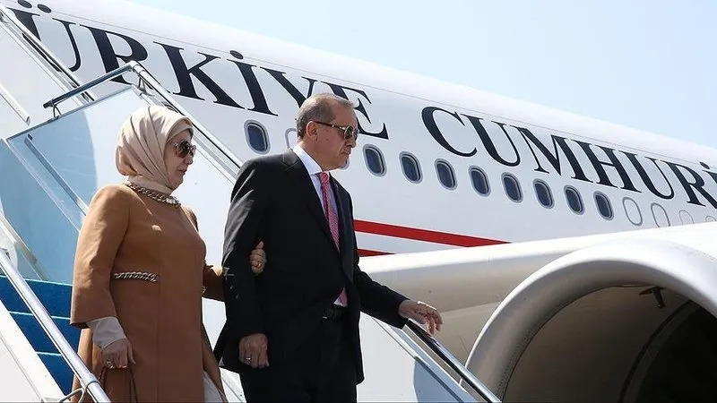 Başkan Erdoğan ve eşi Emine Erdoğan (AA)