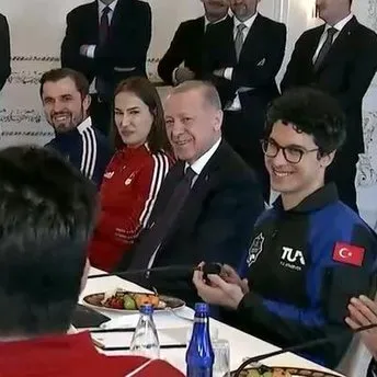 Başkan Erdoğan ve milli masa tenisçi Abdullah Öztürk arasında gülümseten diyalog